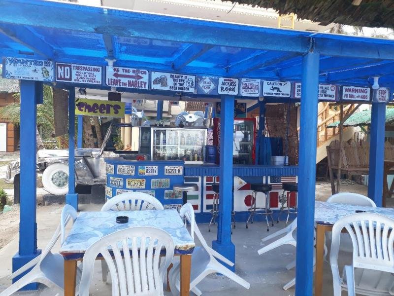 Bar at Yooneek Beach Resort